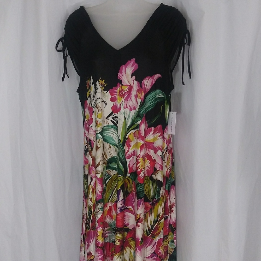 ✳️3️⃣/3️⃣0️⃣✳️Spense black and floral dress
